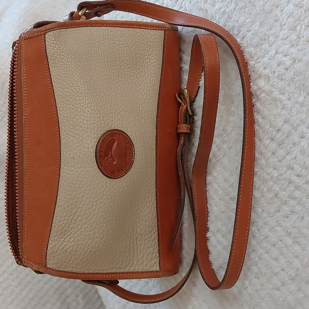 Vintage Dooney & Bourke crossbody handbag